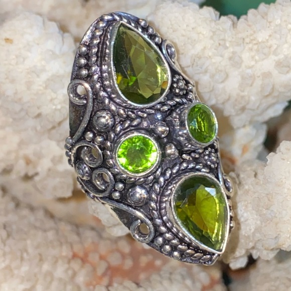 Gorgeous Peridot multi-gem cluster statement Renaissance ring - Picture 1 of 12